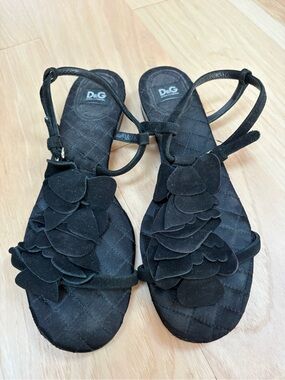 D&G Black Suede Floral Appliqué Women's Sandals